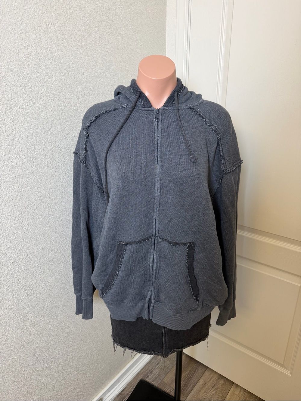 American Eagle Charcoal Oversized Distressed Zip-Up Hoodie Sz M
